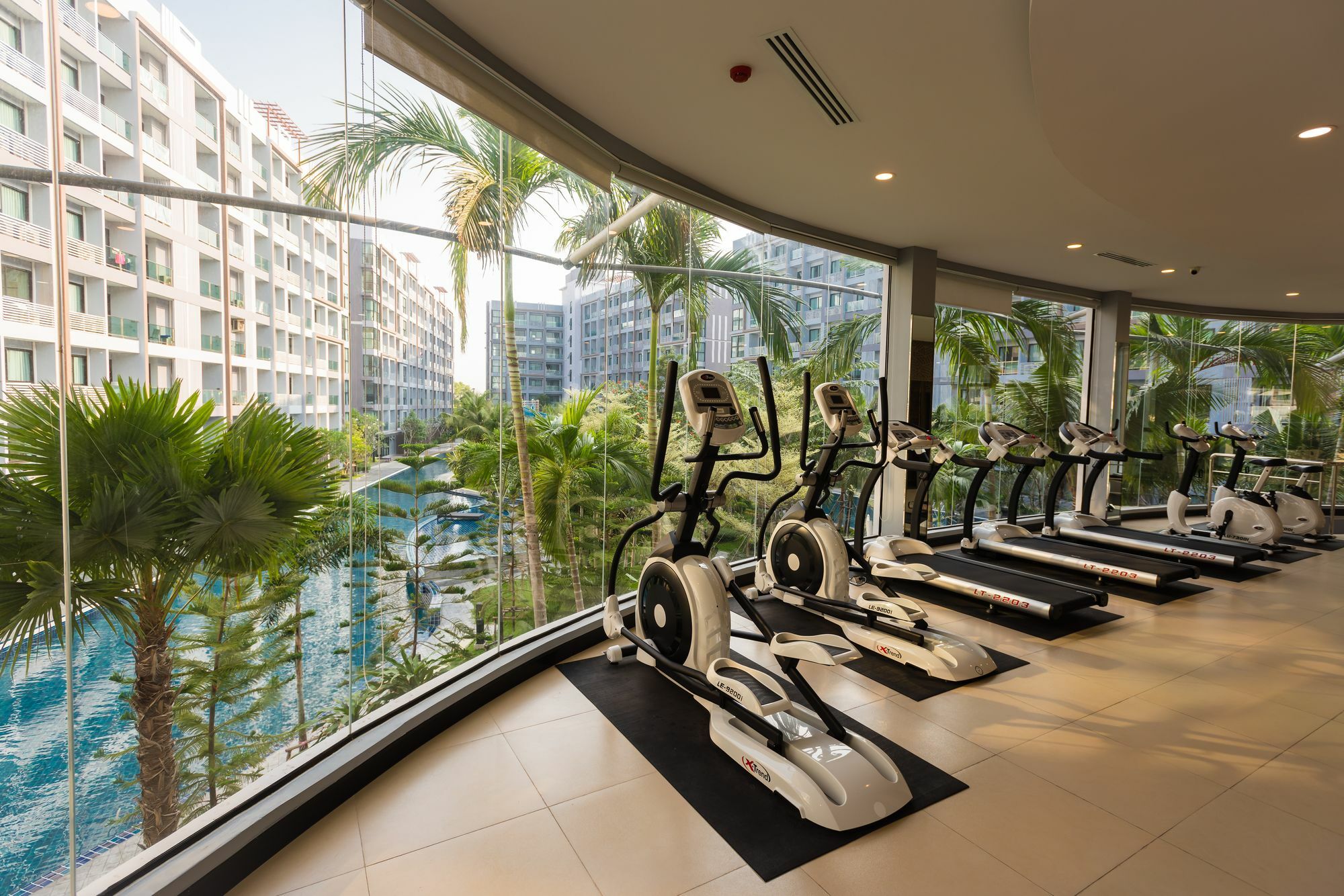 Dusit Grand Park Apartment Jomtien Beach Exterior photo